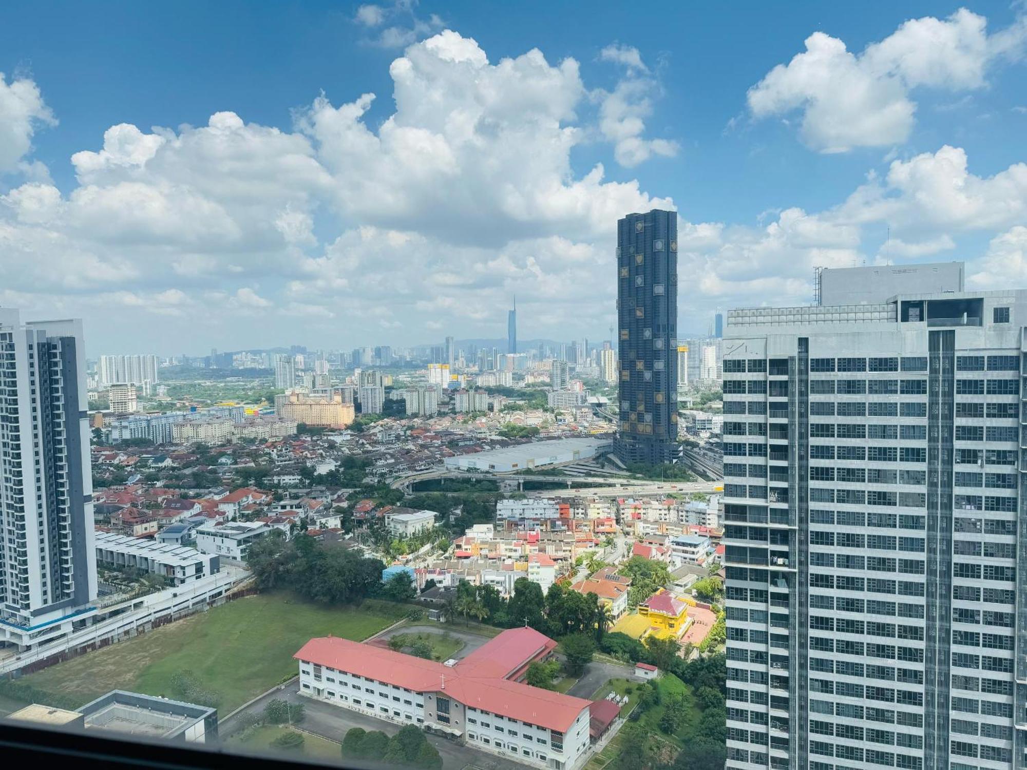 Urban Loft Mrt Convenience Klcc Nearby In Eko Cheras * Kuala Lumpur