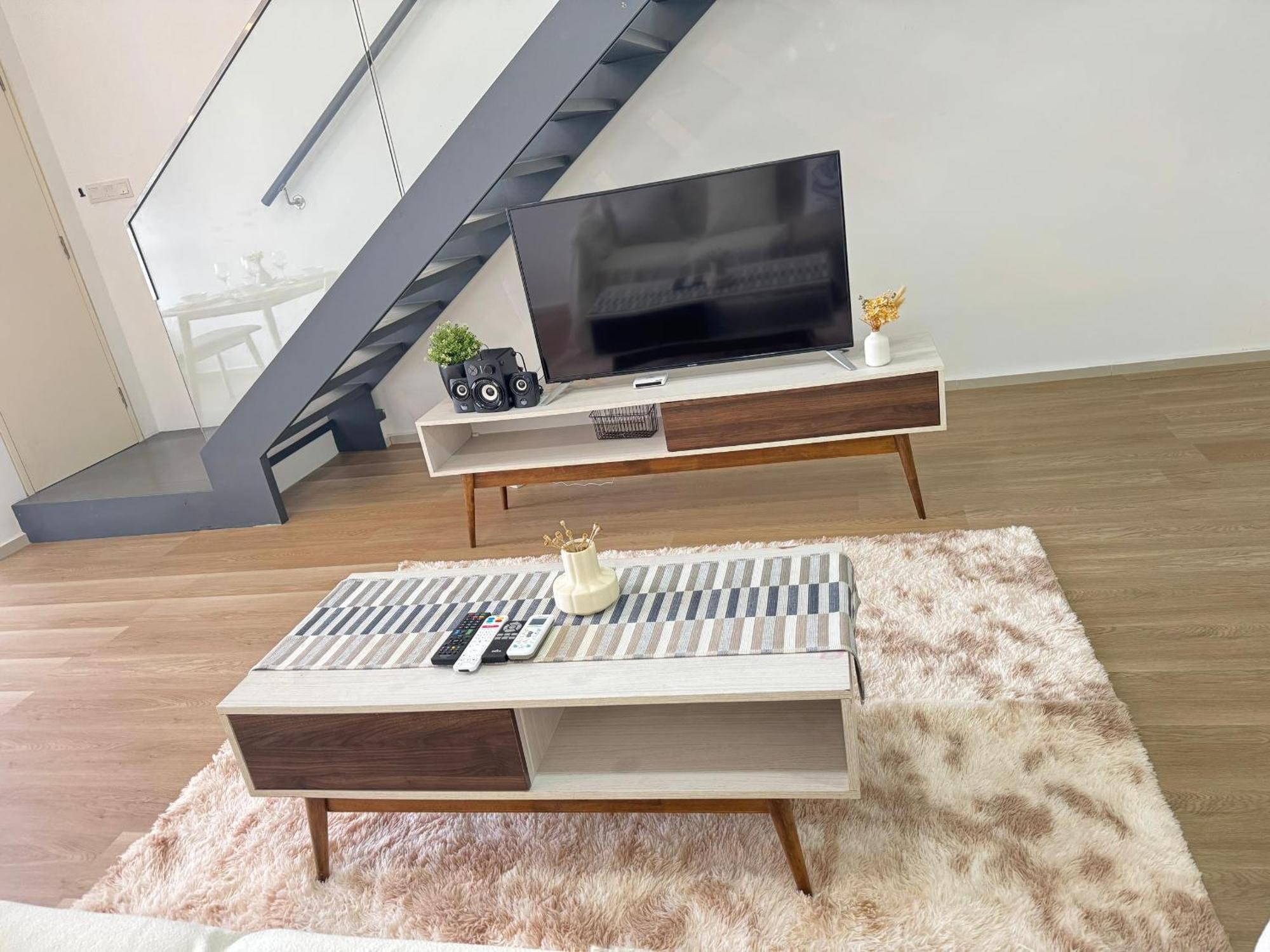 Urban Loft Mrt Convenience Klcc Nearby In Eko Cheras *